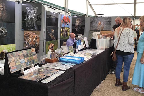 Ashley Vincent engaging with customers at the 2022 Henley Country Craft Show